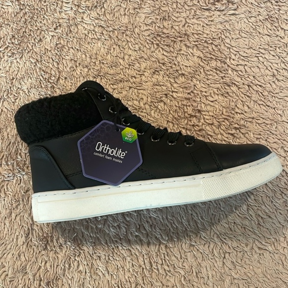🌸NWOT SONOMA Women’s Kinsley Ortholite High Top Shoe - size 6